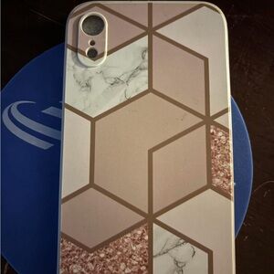 Geometric Patterned Cell Phone Case - Pink and White
